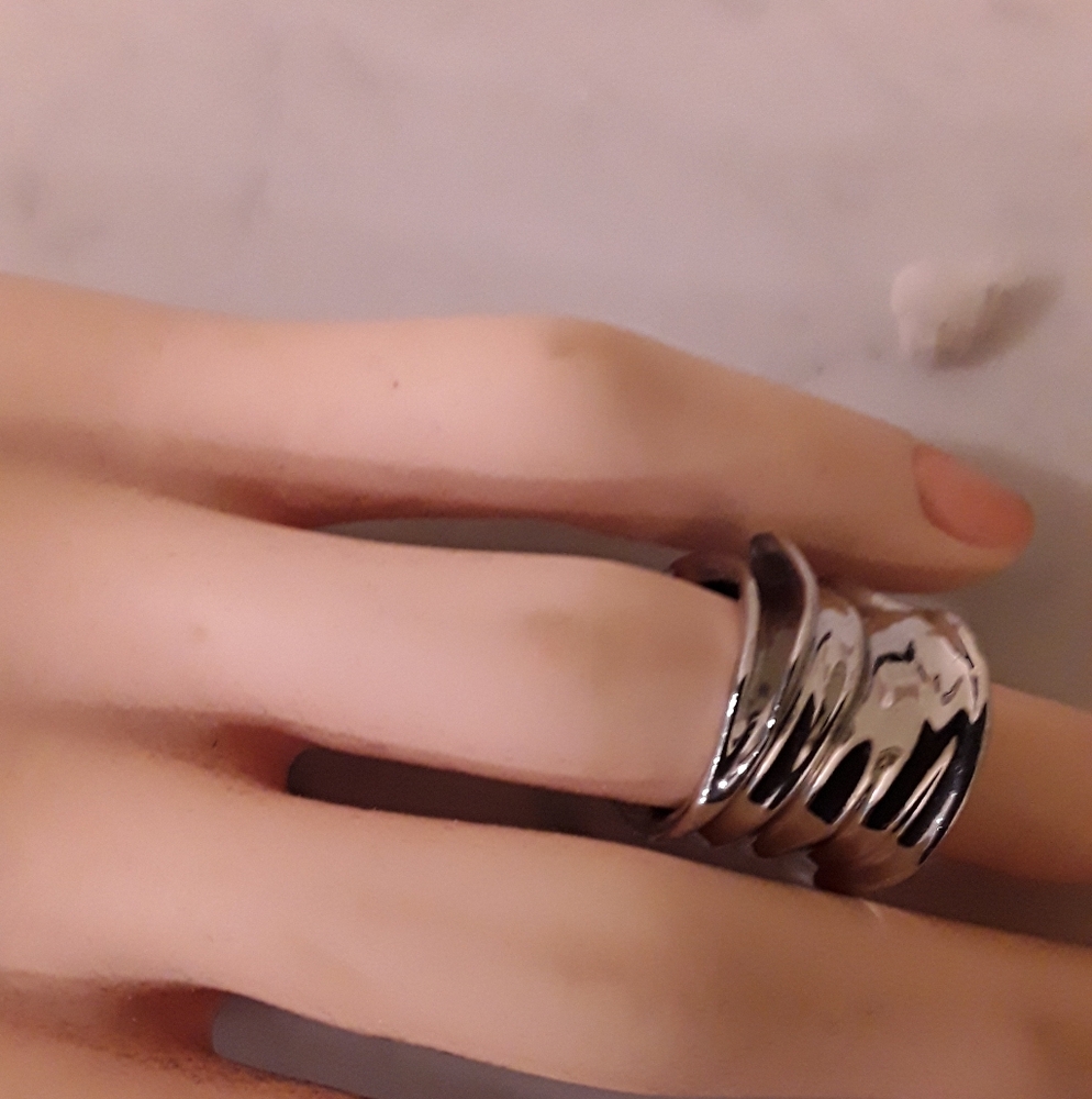 Elegant Silvertone Ring